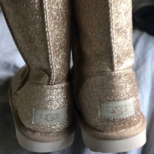 UGGS Girls almost new